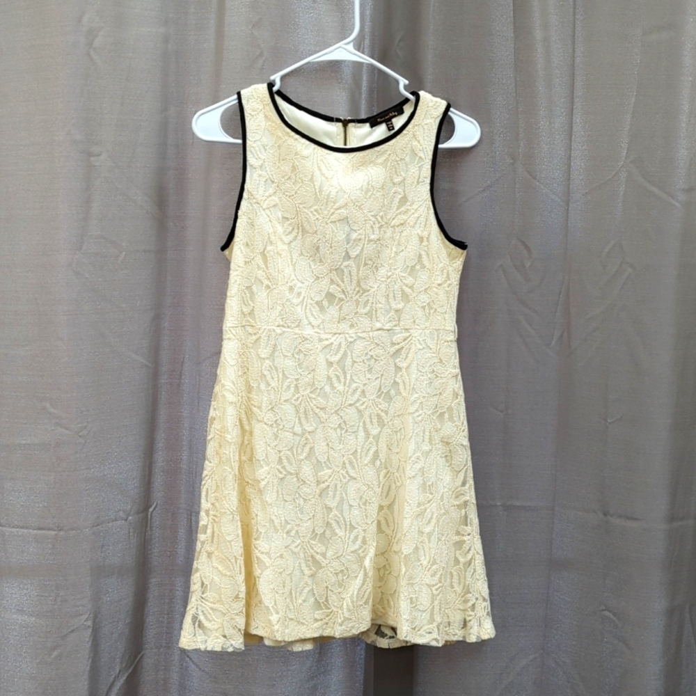 Max and Riley summer lace dress size medium